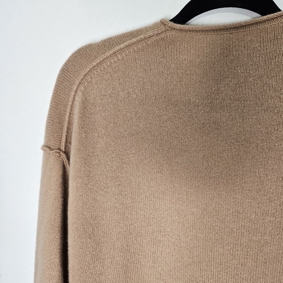Aritzia Babaton Luxe Cashmere Knit Cardigan Sz XS Oversize V-Neck Neutral  Tan - Picture 12 of 13